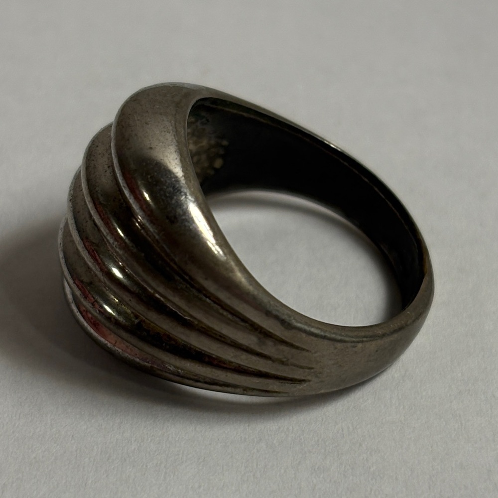 Large Vintage Silver Tone Dome Shrimp Ring